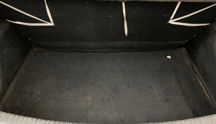 2017 Hyundai Grand i10 SPORTZ 1.2 KAPPA VTVT, Petrol, Manual, 69,724 km, Boot Inside