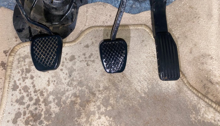 2016 Honda City 1.5L I-VTEC V MT, Petrol, Manual, 1,06,658 km, Pedals