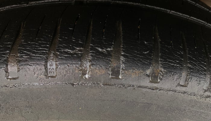 2016 Honda City 1.5L I-VTEC V MT, Petrol, Manual, 1,06,658 km, Left Rear Tyre Tread