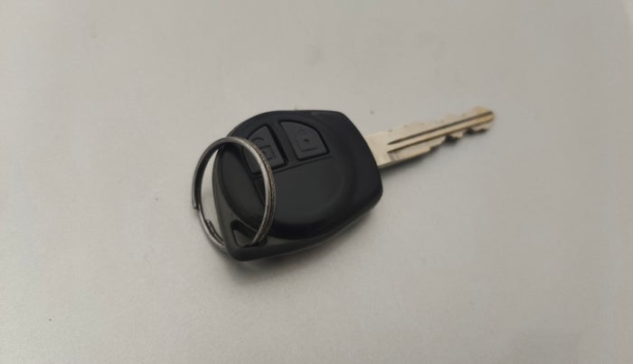 2013 Maruti Swift VXI, Petrol, Manual, 35,570 km, Key Close Up