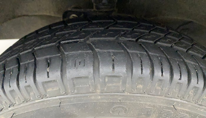 2016 Maruti Eeco 5 STR WITH A/C+HTR, Petrol, Manual, 23,068 km, Left Front Tyre Tread