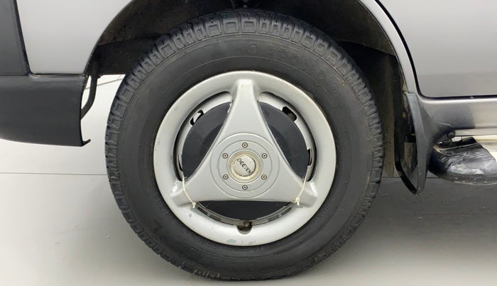 2016 Maruti Eeco 5 STR WITH A/C+HTR, Petrol, Manual, 23,068 km, Left Front Wheel