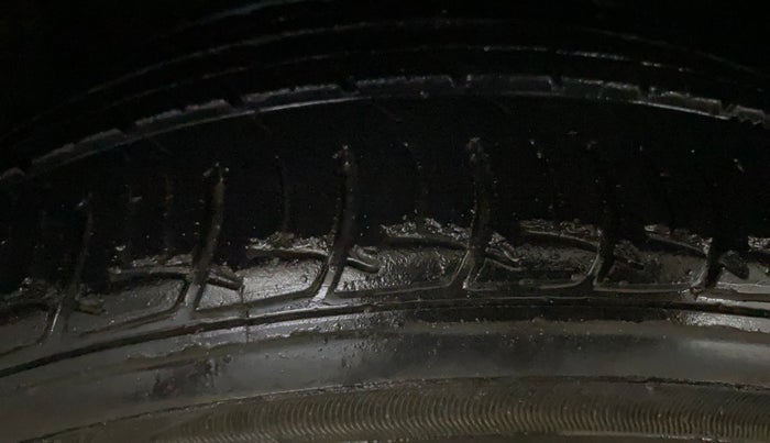 2018 Maruti Baleno ALPHA CVT PETROL 1.2, Petrol, Automatic, 32,435 km, Right Front Tyre Tread