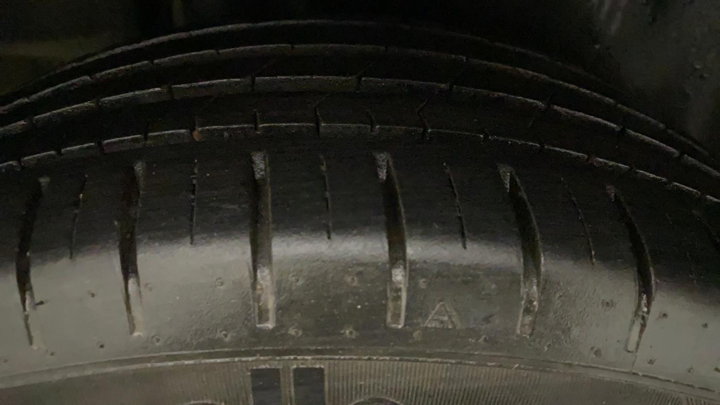 2019 Maruti Ciaz ALPHA 1.5 SHVS PETROL, Petrol, Manual, 16,602 km, Left Rear Tyre Tread
