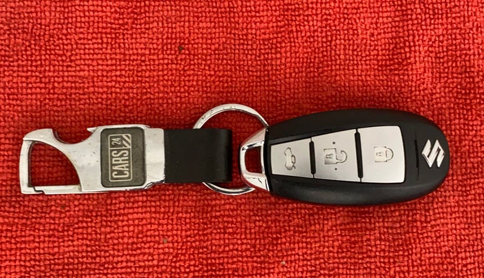 2019 Maruti Ciaz ALPHA 1.5 SHVS PETROL, Petrol, Manual, 16,602 km, Key Close Up