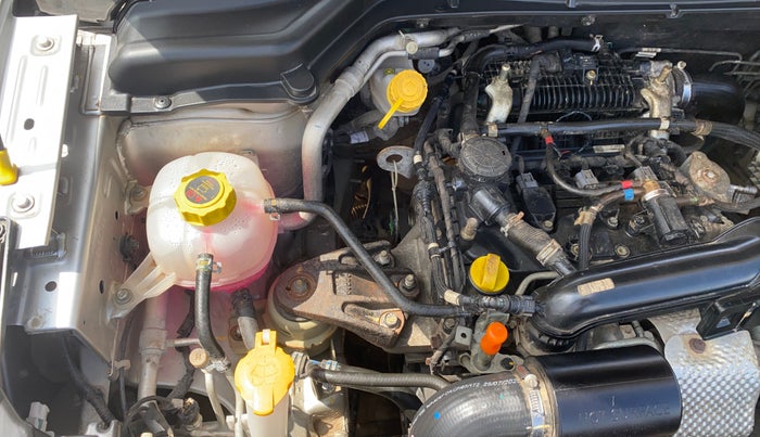 2020 Mahindra XUV300 W4 1.2 PETROL, Petrol, Manual, 29,751 km, Engine View - Right