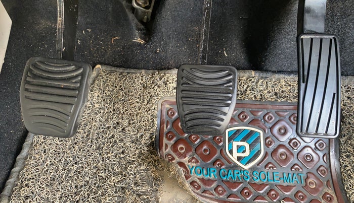 2020 Mahindra XUV300 W4 1.2 PETROL, Petrol, Manual, 29,751 km, Pedals