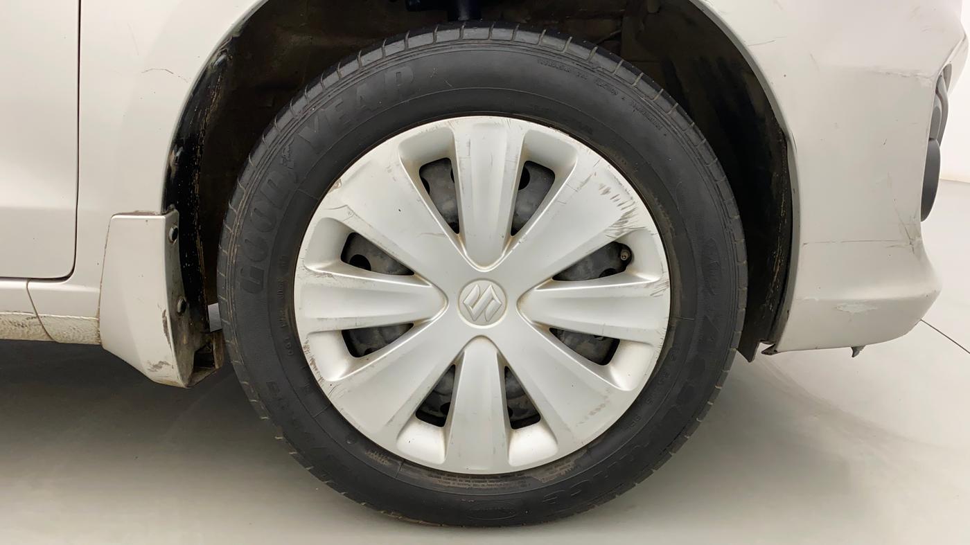 2016 Maruti Ertiga VXI, Petrol, Manual, 1,46,105 km, Right Front Wheel