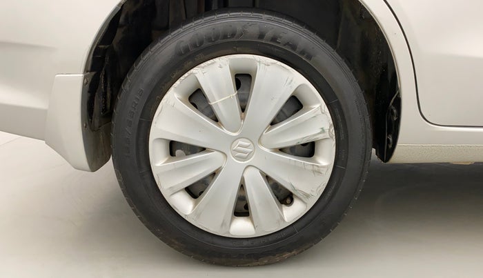 2016 Maruti Ertiga VXI, Petrol, Manual, 1,46,105 km, Right Rear Wheel