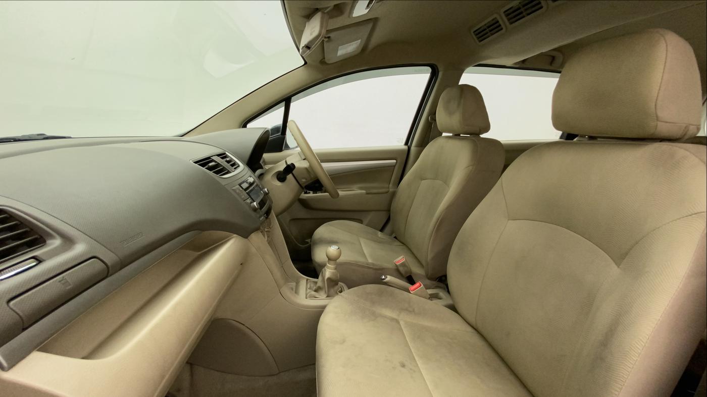 2016 Maruti Ertiga VXI, Petrol, Manual, 1,46,105 km, Right Side Front Door Cabin
