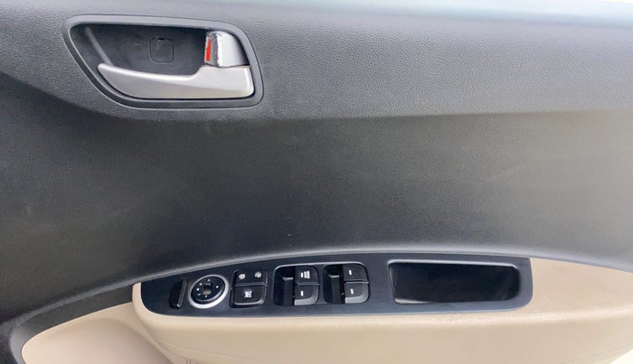 2015 Hyundai Grand i10 SPORTZ 1.2 KAPPA VTVT, Petrol, Manual, 60,994 km, Driver Side Door Panels Control