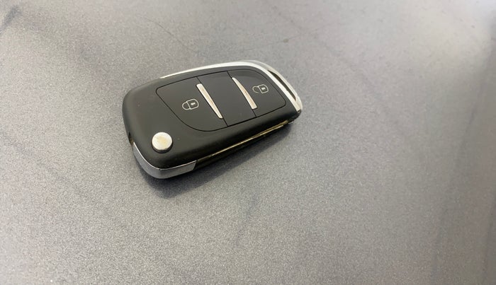 2015 Hyundai Grand i10 SPORTZ 1.2 KAPPA VTVT, Petrol, Manual, 60,994 km, Key Close Up