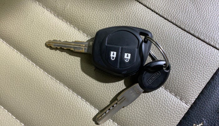 2014 Maruti Wagon R 1.0 VXI, Petrol, Manual, 57,980 km, Key Close Up