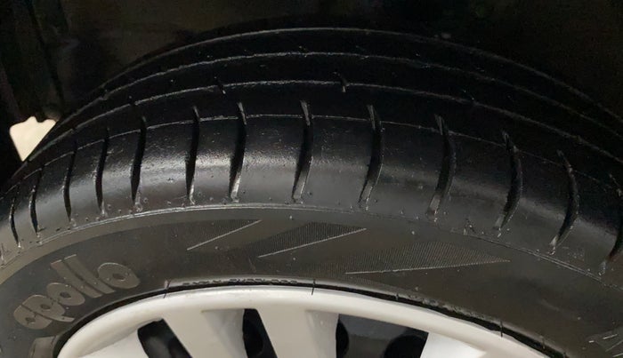 2014 Maruti Wagon R 1.0 VXI, Petrol, Manual, 57,980 km, Left Front Tyre Tread