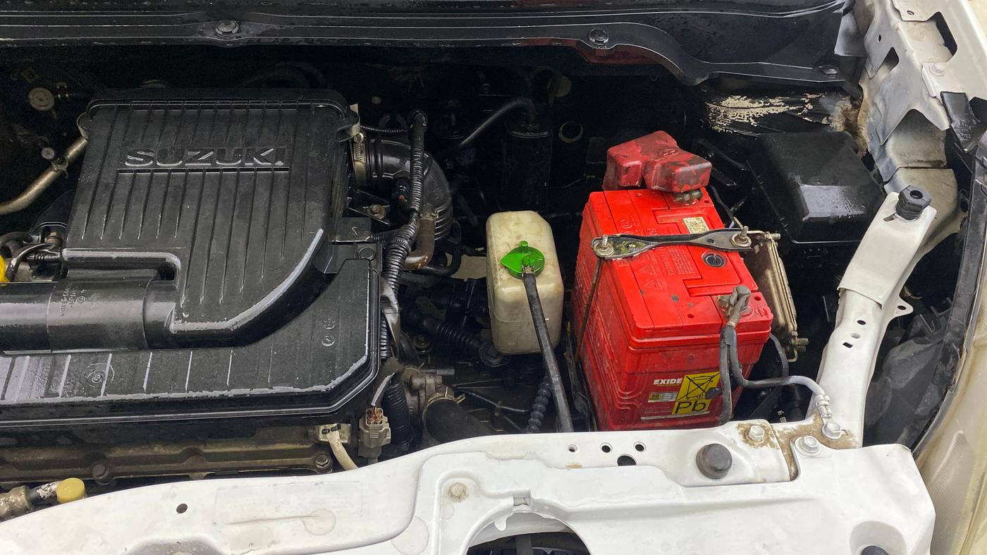 2015 Maruti Ritz LXI, Petrol, Manual, 94,207 km, Engine View - Left