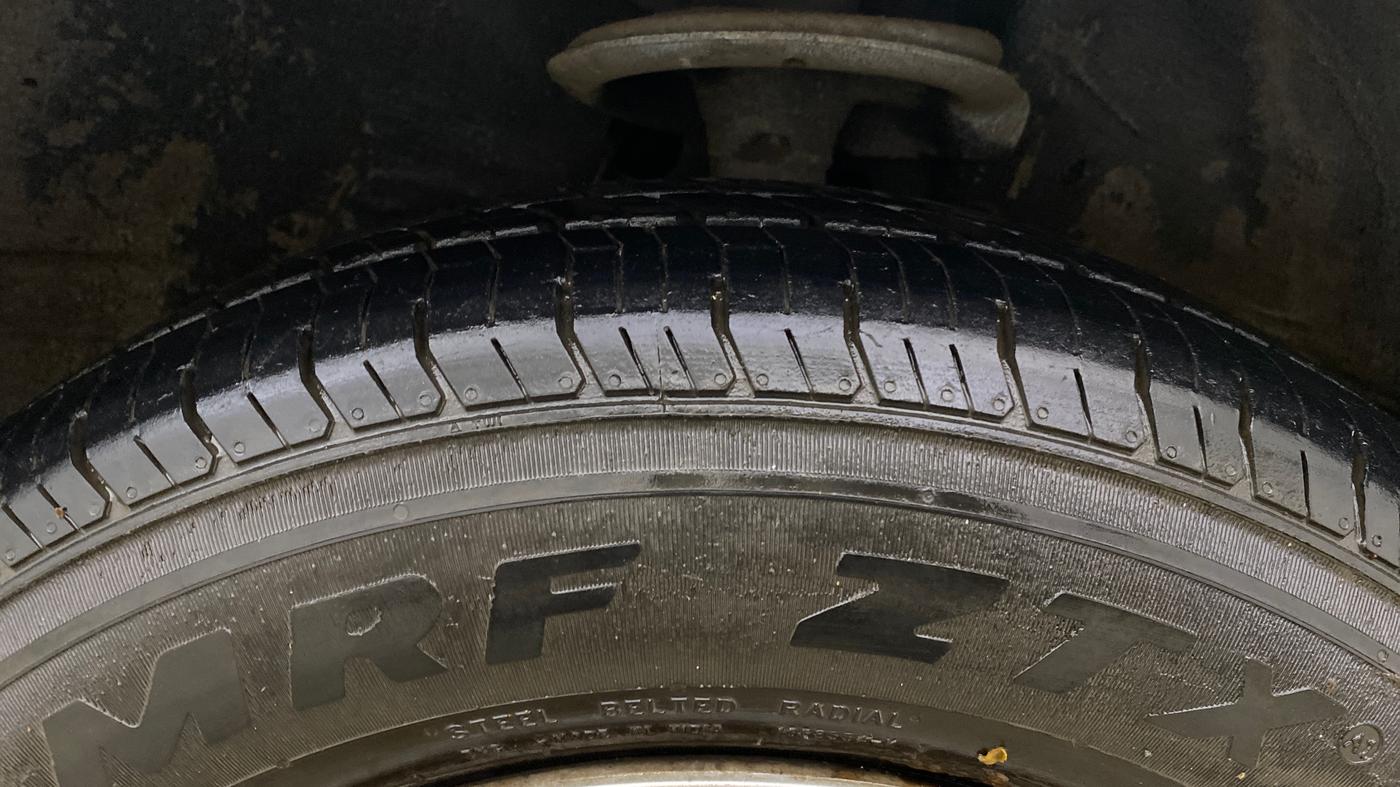 2015 Maruti Ritz LXI, Petrol, Manual, 94,207 km, Right Front Tyre Tread