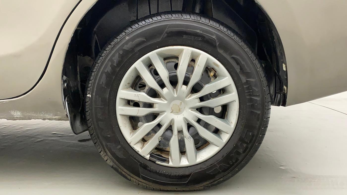 2017 Maruti Dzire VXI, Petrol, Manual, 1,07,214 km, Left Rear Wheel