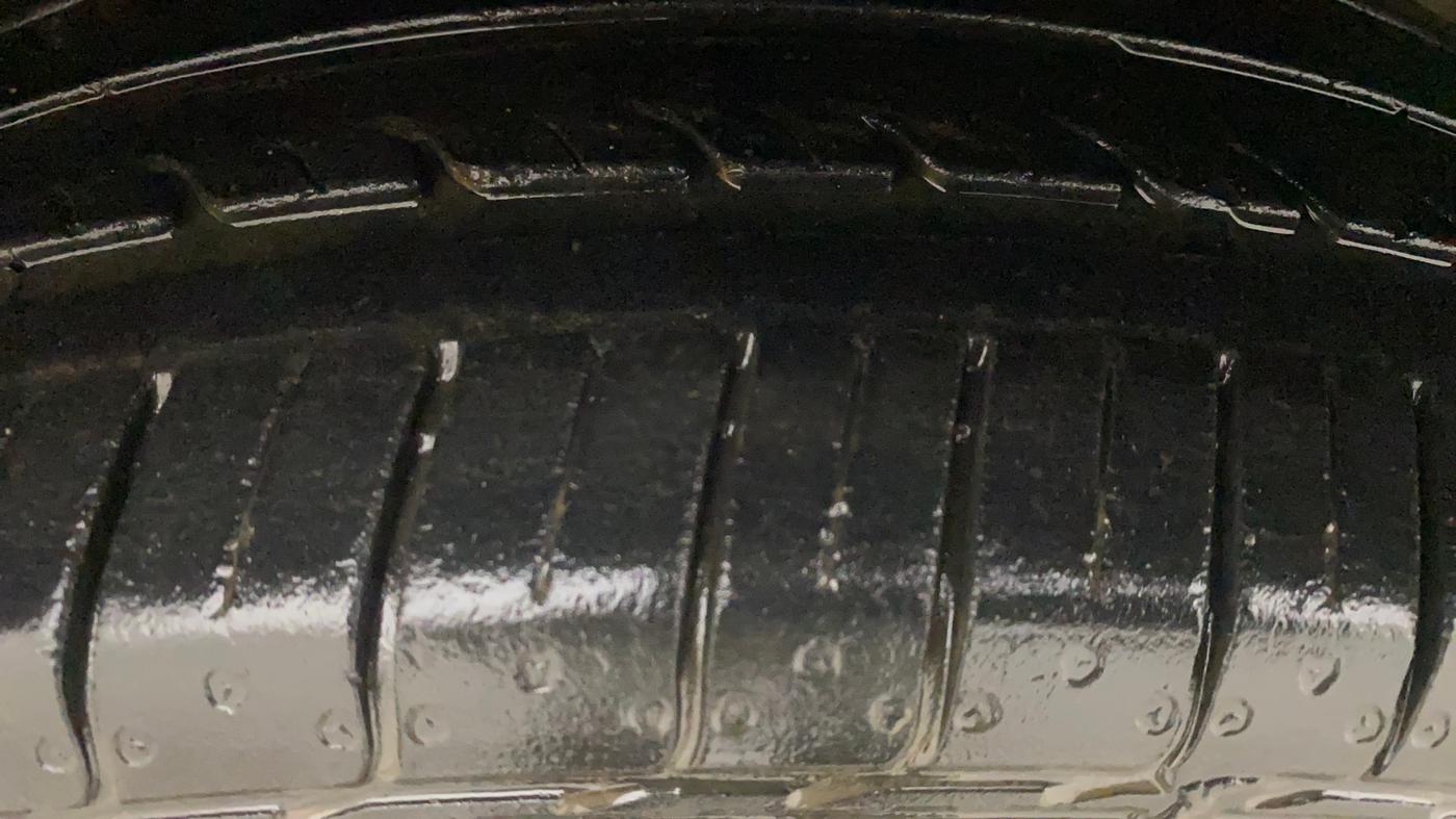 2013 Maruti Swift ZXI, Petrol, Manual, 79,499 km, Left Front Tyre Tread