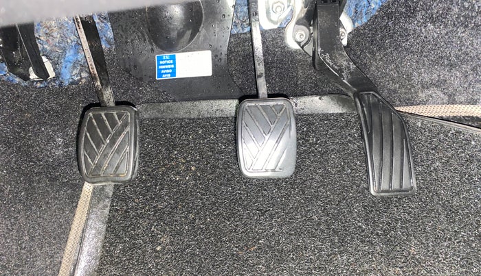 2013 Maruti Swift ZXI, Petrol, Manual, 79,475 km, Pedals