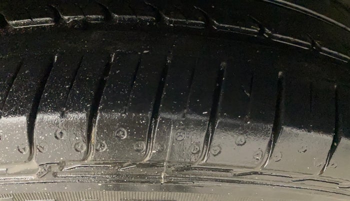2013 Maruti Swift ZXI, Petrol, Manual, 79,475 km, Right Rear Tyre Tread
