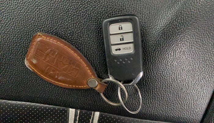 2020 Honda Amaze 1.2L I-VTEC VX, Petrol, Manual, 32,307 km, Key Close Up