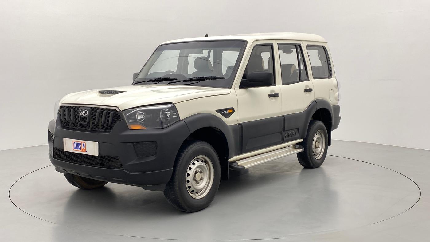 2016 Mahindra Scorpio S2, Diesel, Manual, 1,32,429 km, Left Front Diagonal