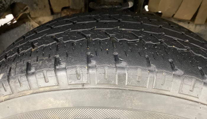 2016 Mahindra Scorpio S2, Diesel, Manual, 1,32,429 km, Right Front Tyre Tread