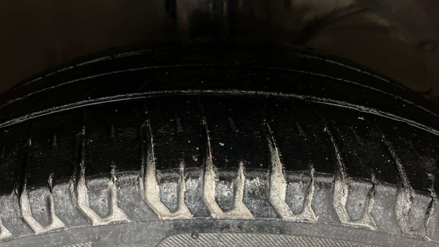 2022 Maruti Ertiga ZXI+ SHVS, Petrol, Manual, 55,720 km, Right Front Tyre Tread