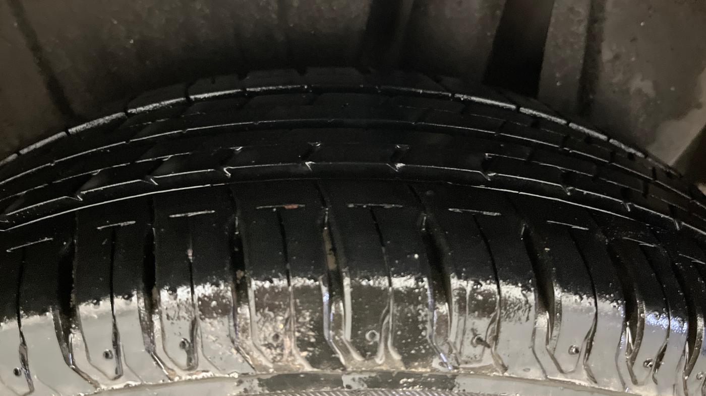 2022 Maruti Ertiga ZXI+ SHVS, Petrol, Manual, 55,720 km, Left Rear Tyre Tread