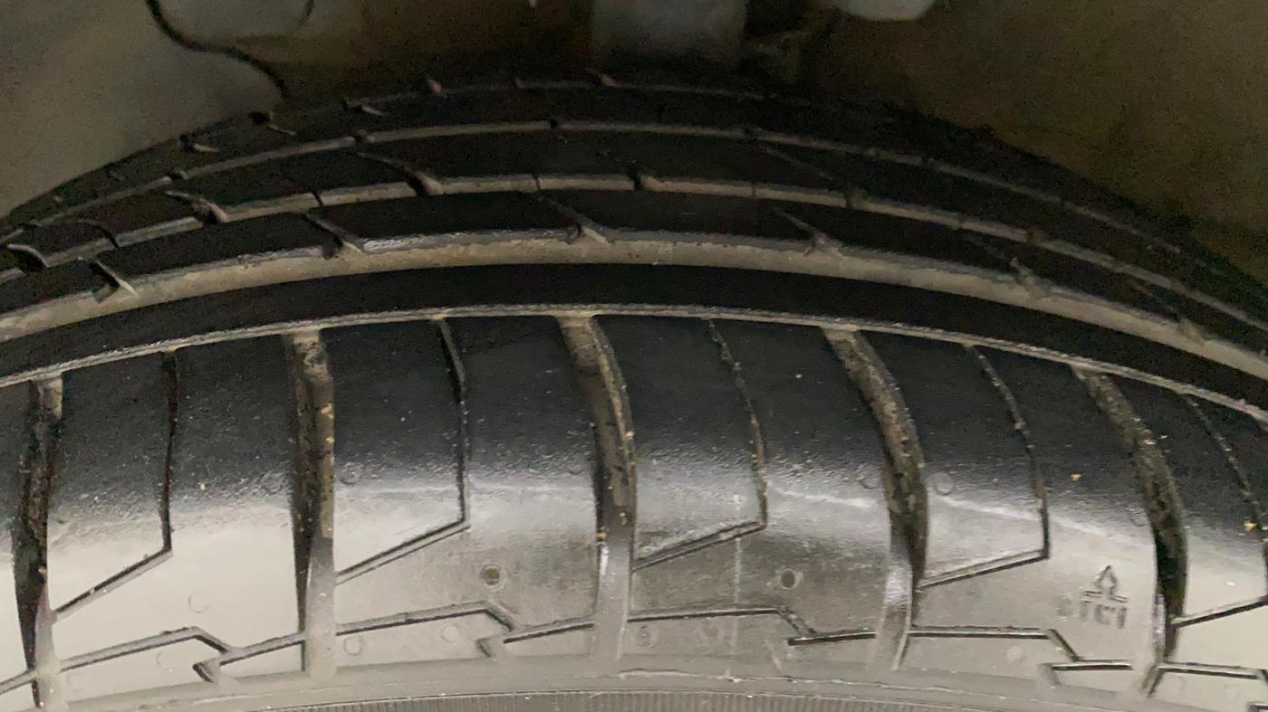 2018 Hyundai Verna 1.6 VTVT SX, Petrol, Manual, 56,396 km, Left Front Tyre Tread