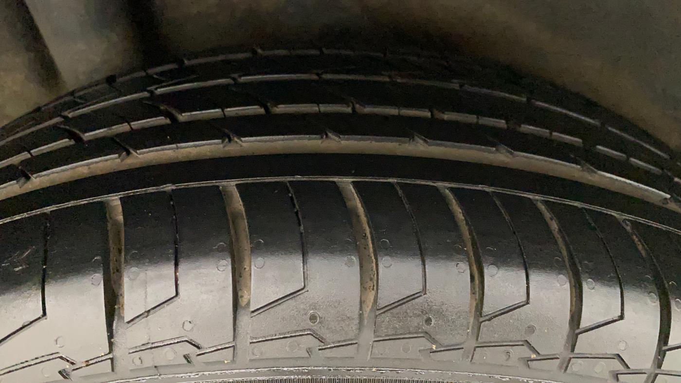 2018 Hyundai Verna 1.6 VTVT SX, Petrol, Manual, 56,396 km, Right Rear Tyre Tread
