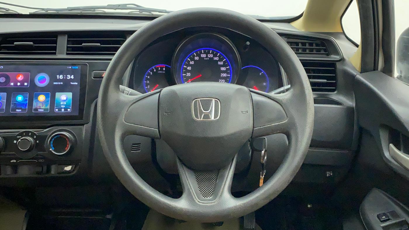 2016 Honda Jazz 1.2L I-VTEC E, Petrol, Manual, 1,16,869 km, Steering Wheel Close Up