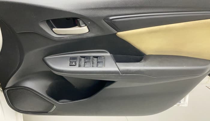 2016 Honda Jazz 1.2L I-VTEC E, Petrol, Manual, 1,16,869 km, Driver Side Door Panels Control