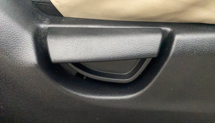 2019 Hyundai NEW SANTRO SPORTZ MT, Petrol, Manual, 19,582 km, Driver Side Adjustment Panel