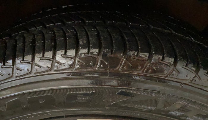 2015 Maruti Celerio VXI AMT, Petrol, Automatic, 9,010 km, Right Front Tyre Tread