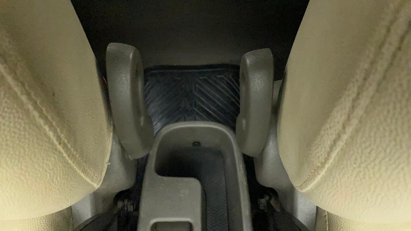 2016 Hyundai i10 MAGNA 1.1, CNG, Manual, 1,00,542 km, Driver Side Adjustment Panel