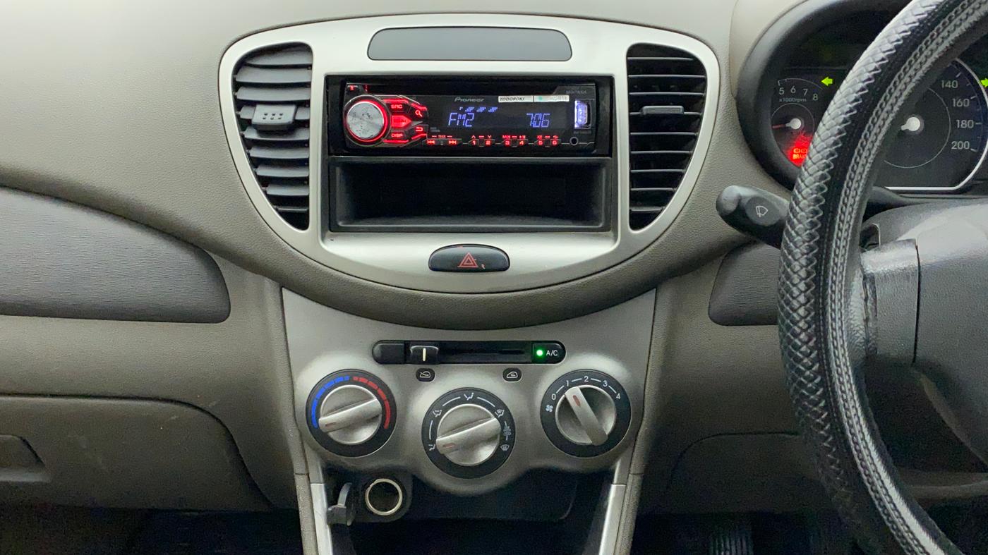 2016 Hyundai i10 MAGNA 1.1, CNG, Manual, 1,00,542 km, Air Conditioner