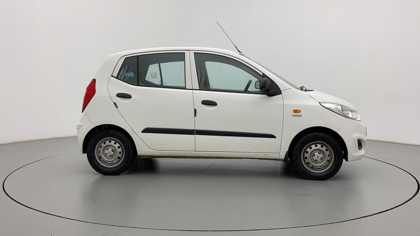 2016 Hyundai i10 MAGNA 1.1, CNG, Manual, 1,00,542 km, Right Side View