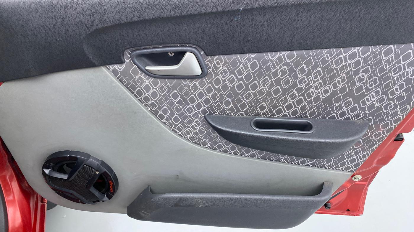 2016 Maruti Alto 800 LXI, Petrol, Manual, 13,540 km, Driver Side Door Panels Control