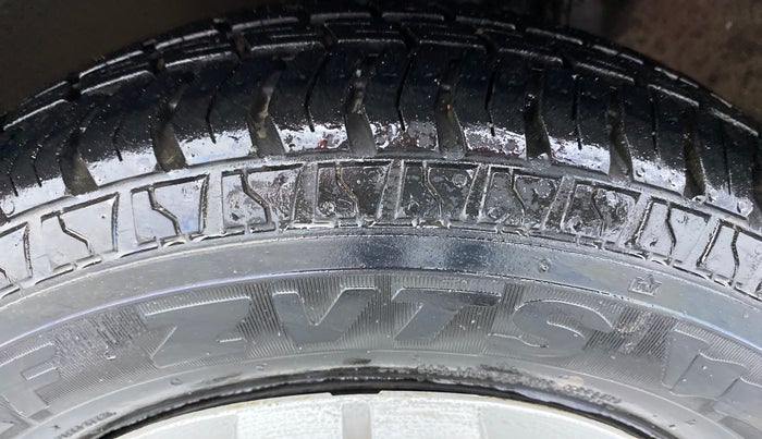 2016 Maruti Alto 800 LXI, Petrol, Manual, 13,540 km, Left Front Tyre Tread