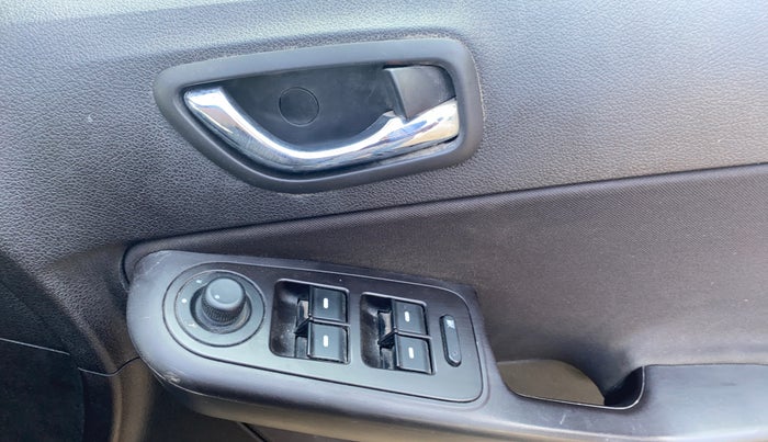 2015 Tata Zest XTA F-TRONIC DIESEL, Diesel, Automatic, 1,08,567 km, Driver Side Door Panels Control