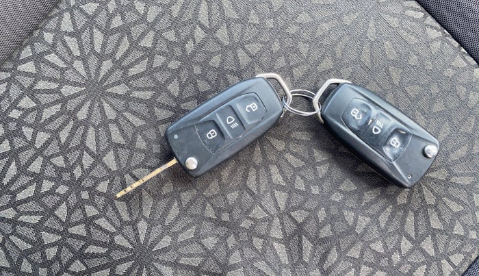 2015 Tata Zest XTA F-TRONIC DIESEL, Diesel, Automatic, 1,08,567 km, Key Close Up