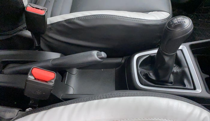2021 Maruti Swift LXI, Petrol, Manual, 14,803 km, Gear Lever