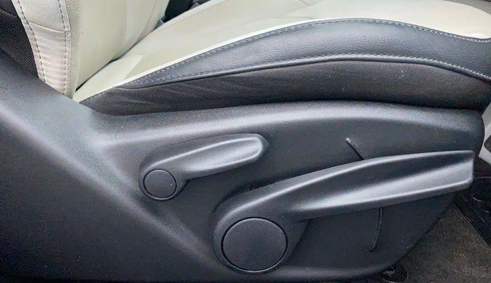 2018 Jeep Compass LIMITED (O) 2.0, Diesel, Manual, 50,579 km, Driver Side Adjustment Panel