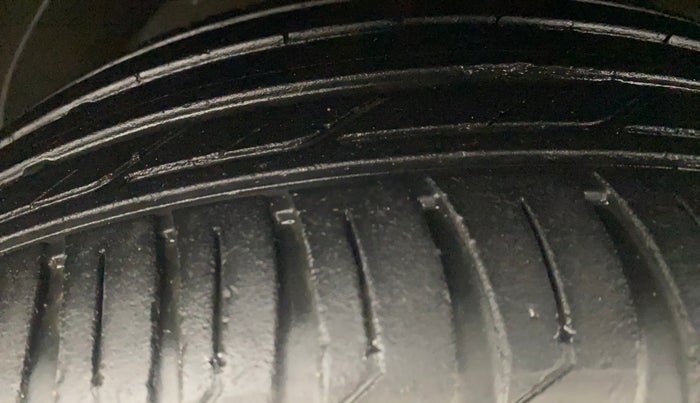 2017 Hyundai Tucson GLS 4WD AT DIESEL, Diesel, Automatic, 69,787 km, Right Front Tyre Tread