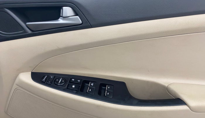 2017 Hyundai Tucson GLS 4WD AT DIESEL, Diesel, Automatic, 69,787 km, Driver Side Door Panels Control