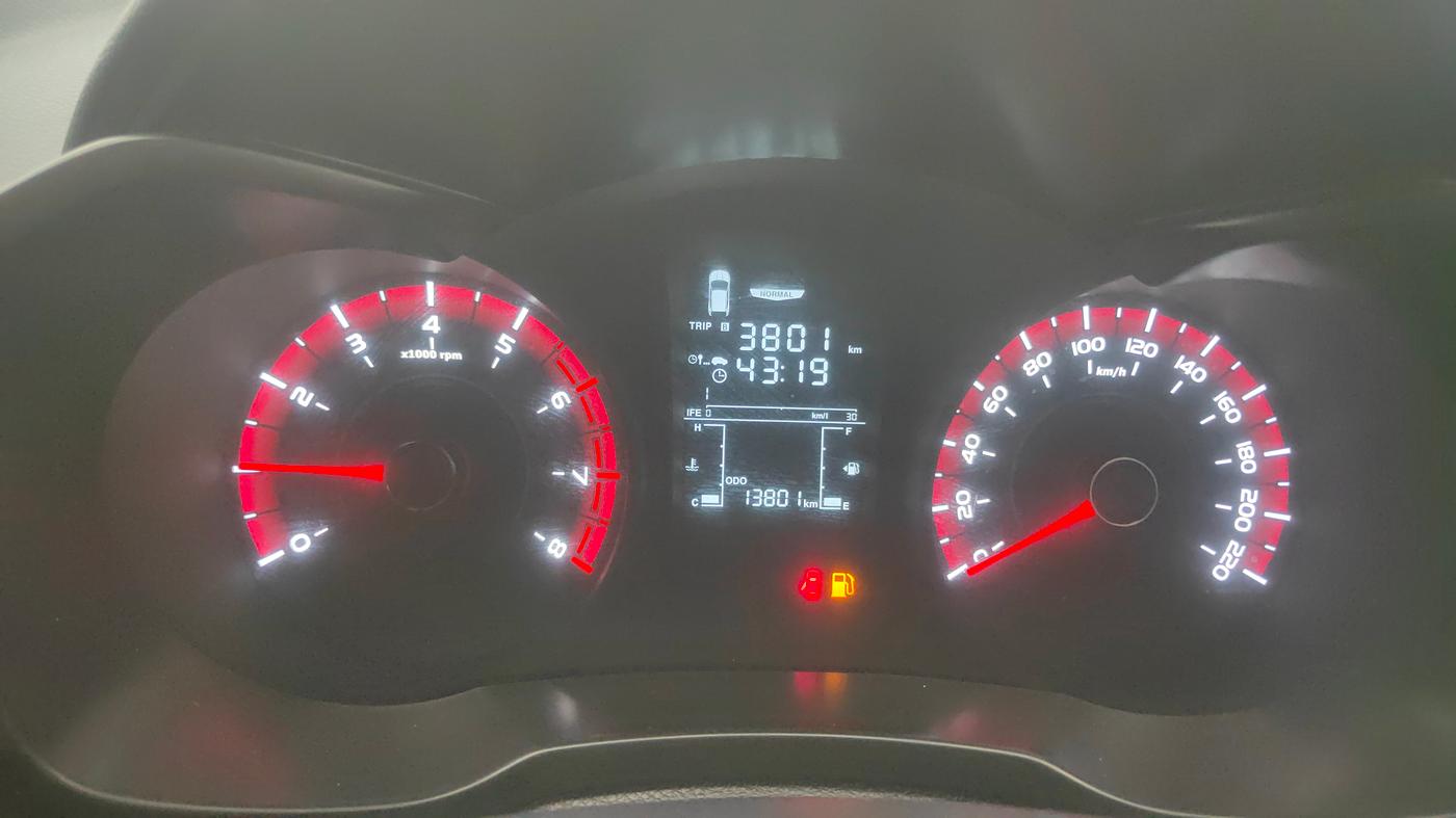 2023 Mahindra XUV300 W4 1.2 PETROL, Petrol, Manual, 13,800 km, Odometer Image