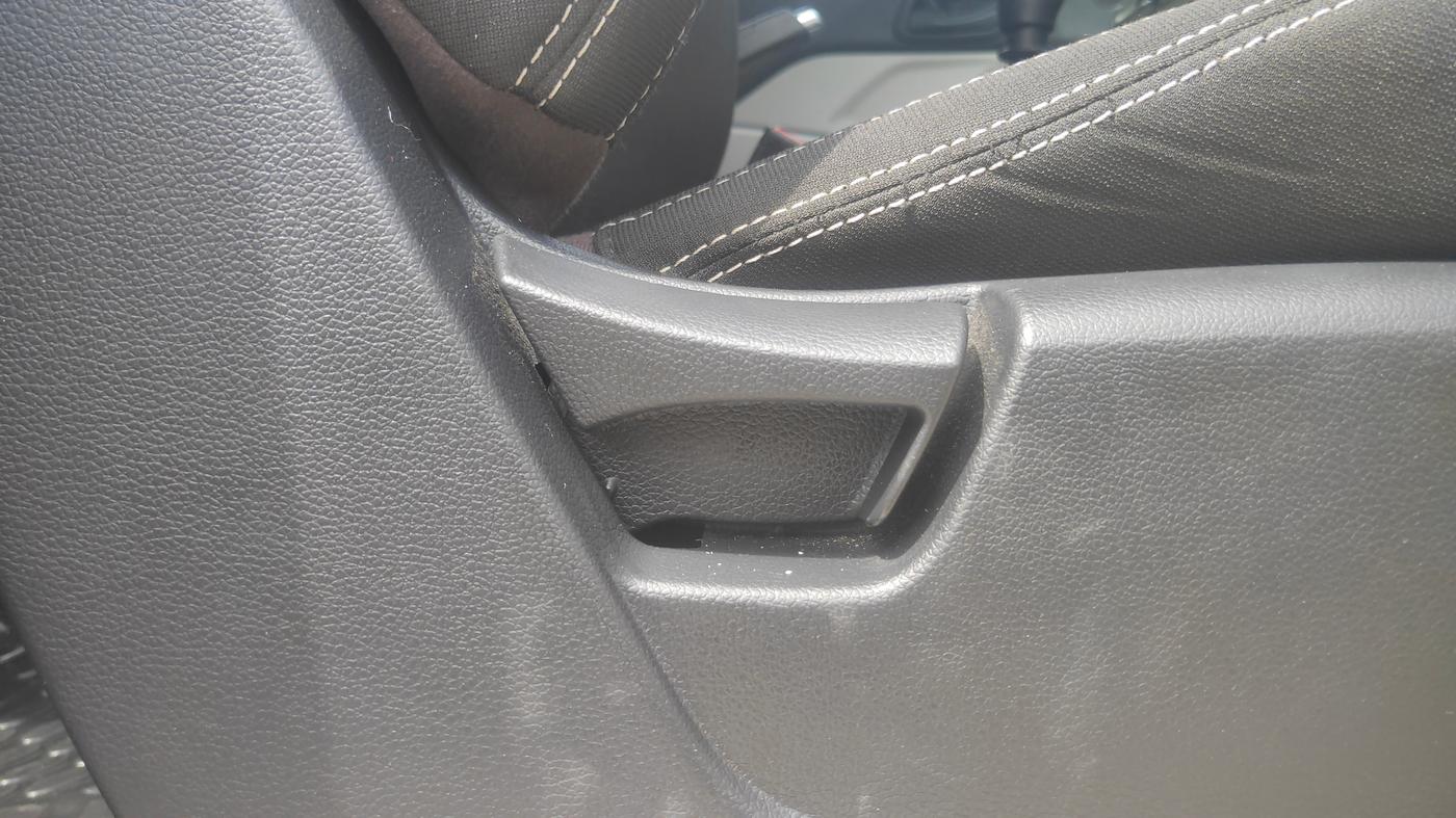 2023 Mahindra XUV300 W4 1.2 PETROL, Petrol, Manual, 13,800 km, Driver Side Adjustment Panel