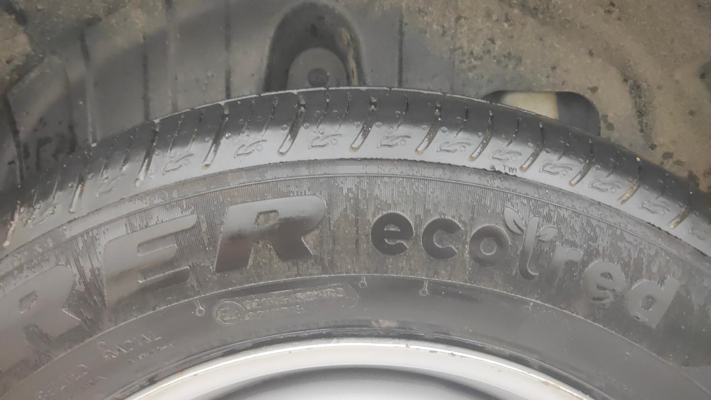 2023 Mahindra XUV300 W4 1.2 PETROL, Petrol, Manual, 13,800 km, Right Rear Tyre Tread
