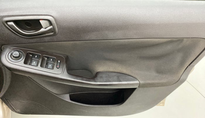 2014 Tata Zest XMA QUADRAJET 90PS, Diesel, Automatic, 95,307 km, Driver Side Door Panels Control